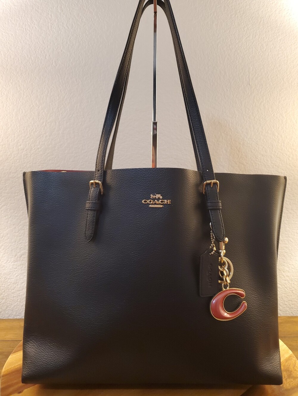 COACH MOLLIE TOTE 25 IN NEW CONDITION! STILL SMELLS LIKE LEATHER!